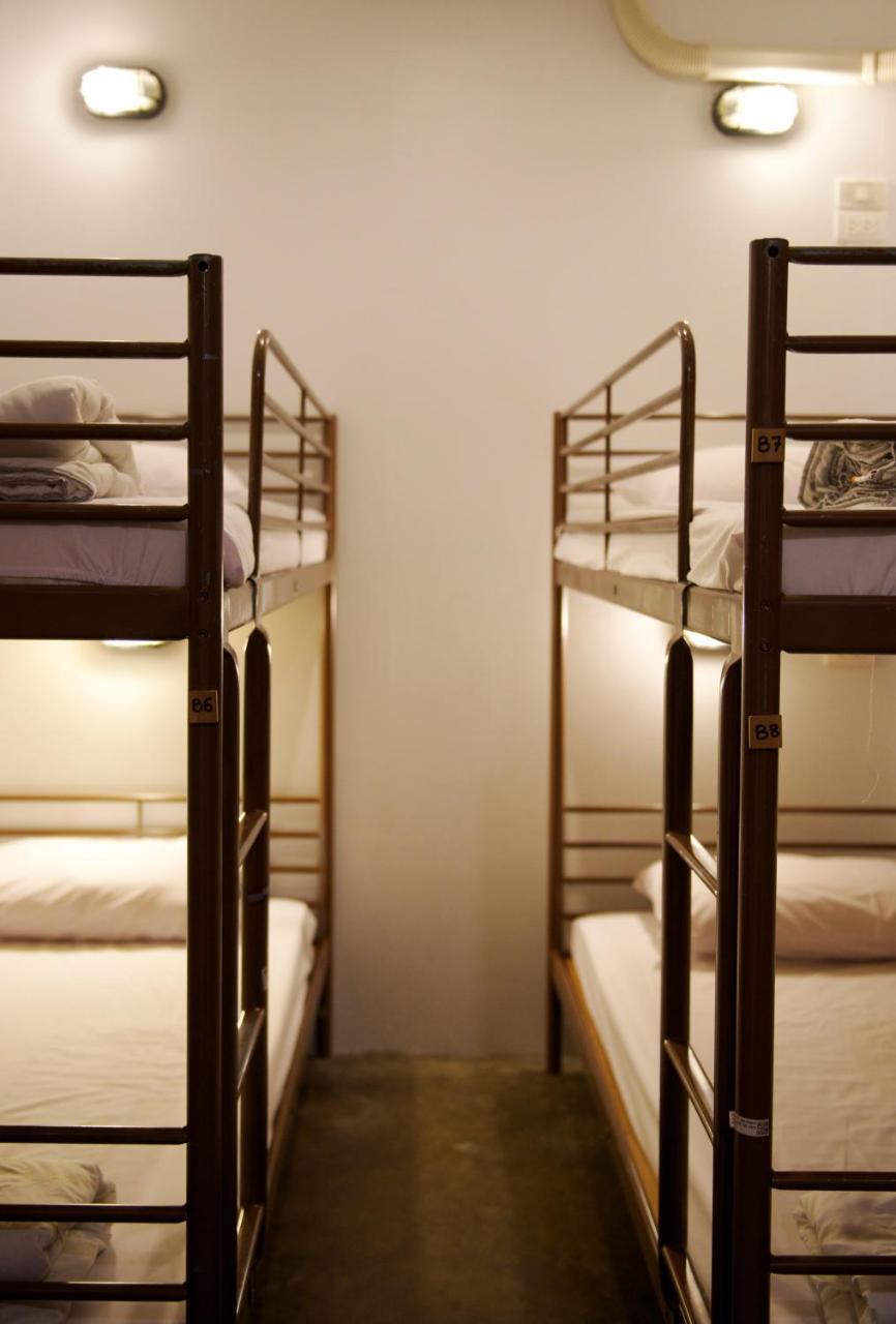 Some Rest Hostel Bangkok Buitenkant foto