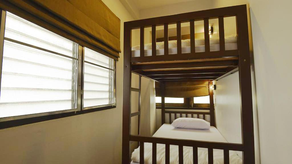 Some Rest Hostel Bangkok Buitenkant foto