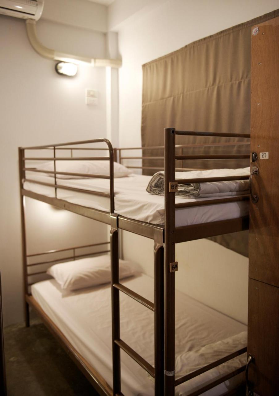 Some Rest Hostel Bangkok Buitenkant foto